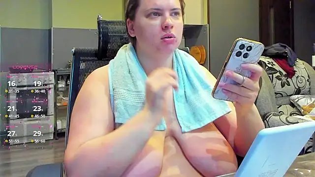 1lindsey1 online show from 10/13/25, 02:00