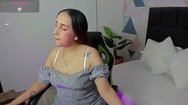 Snapshot of jadde13_ chatting on 10/01/25, 08:04 jadde13 online show from 10/01/25, 08:04