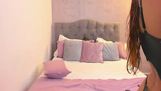 gia watsonn online show from 11/20/25, 05:01