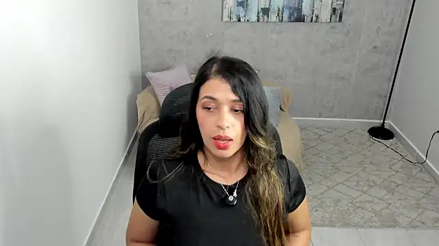 Snapshot of gia_watsonn chatting on 06/20/26, 06:22 gia watsonn online show from 06/20/26, 06:22