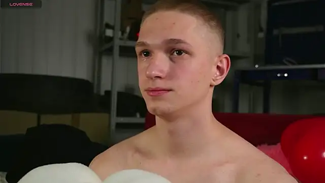 dustyn fox online show from 02/12/25, 08:40