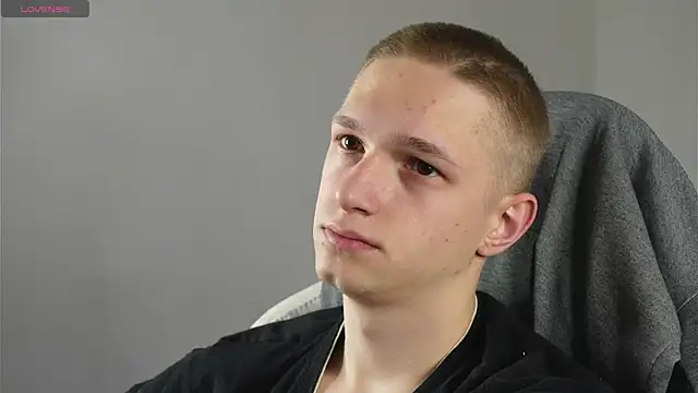 dustyn fox online show from 02/19/25, 02:23