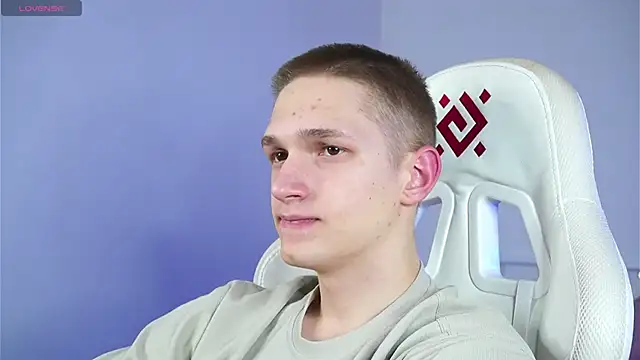 dustyn fox online show from 03/04/25, 03:04