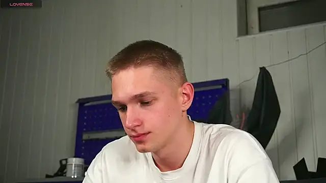 dustyn fox online show from 10/21/25, 04:41