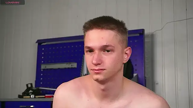 Snapshot of dustyn_fox chatting on 12/20/25, 03:08 dustyn fox online show from 12/20/25, 03:08