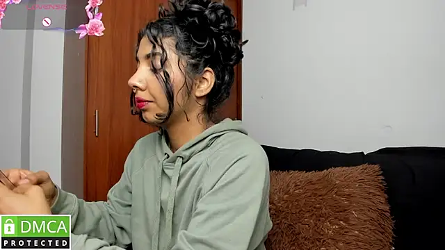 jasmine bunny  online show from 02/17/25, 11:13