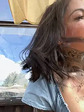 Snapshot of Iam_Annii chatting on 12/18/24, 07:19 Iam Annii online show from 12/18/24, 07:19