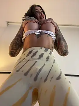 Snapshot of Iam_Annii chatting on 01/07/25, 11:45 Iam Annii online show from 01/07/25, 11:45