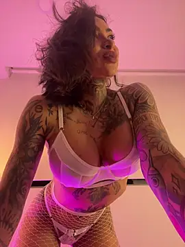 Snapshot of Iam_Annii chatting on 01/27/25, 11:43 Iam Annii online show from 01/27/25, 11:43