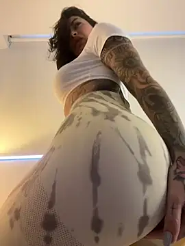 Snapshot of Iam_Annii chatting on 02/26/25, 11:04 Iam Annii online show from 02/26/25, 11:04