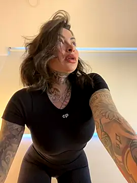 Snapshot of Iam_Annii chatting on 09/15/25, 10:32 Iam Annii online show from 09/15/25, 10:32