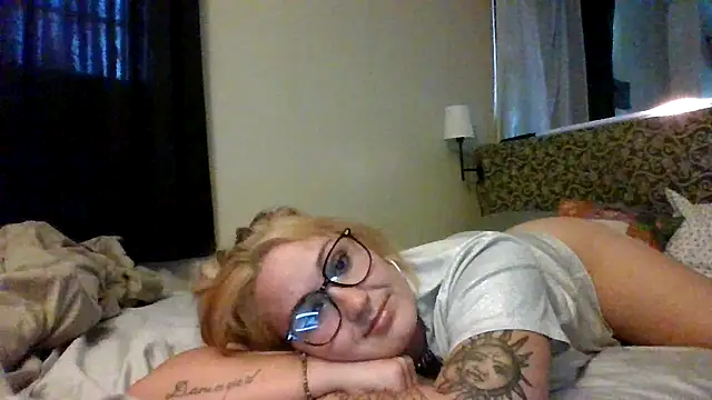 Snapshot of ashlynnstarr chatting on 06/01/26, 06:53 ashlynnstarr online show from 06/01/26, 06:53