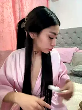 Effy Bonny online show from 11/28/25, 09:39