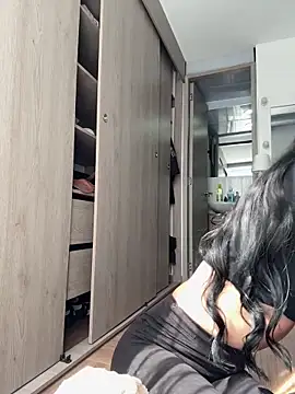 Effy Bonny online show from 12/15/25, 03:16