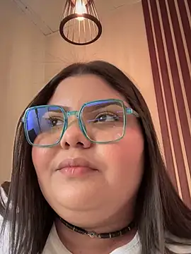  Shara Handal  online show from 03/18/25, 08:36