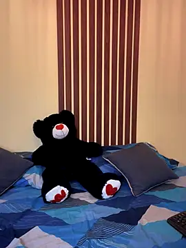  Shara Handal  online show from 10/02/25, 08:54