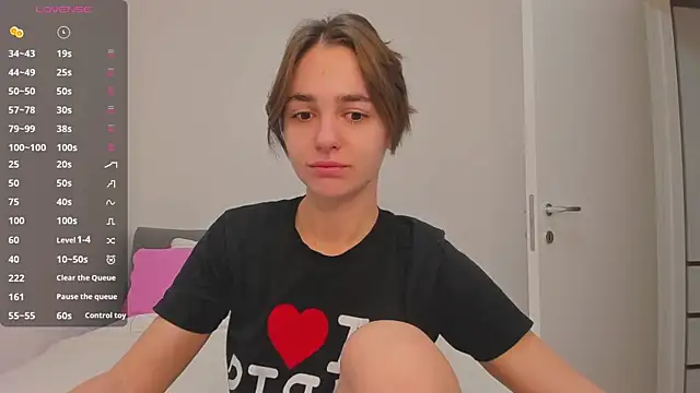 JudyAngil online show from 12/03/25, 06:54