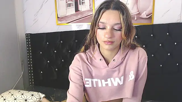 Laurita b online show from 01/15/25, 03:50