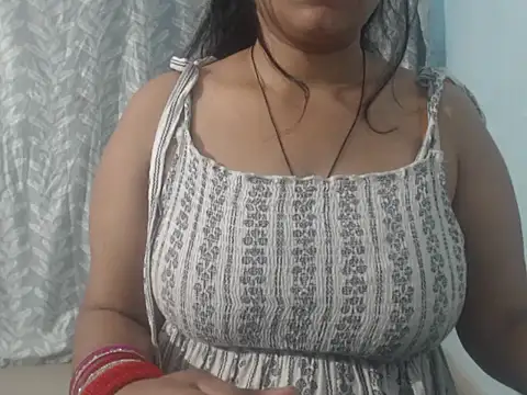 Snapshot of cute-priy chatting on 02/08/25, 12:28 cute-priy online show from 02/08/25, 12:28