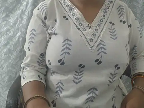 cute-priy online show from 07/12/26, 03:08