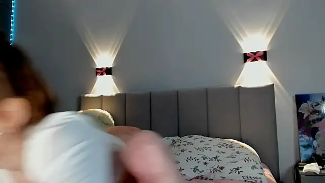 Snapshot of diana_nier chatting on 12/22/24, 10:04 diana nier online show from 12/22/24, 10:04