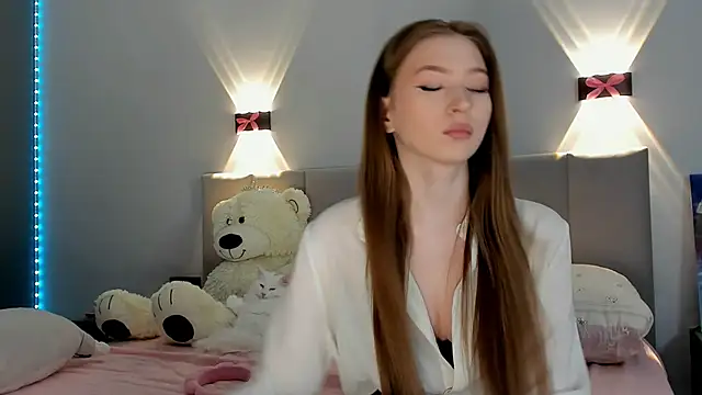 Snapshot of diana_nier chatting on 02/17/25, 10:36 diana nier online show from 02/17/25, 10:36