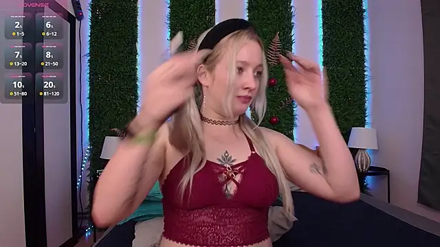 Snapshot of Nicole__Aniston_ chatting on 01/13/25, 08:58 Nicole  Aniston  online show from 01/13/25, 08:58