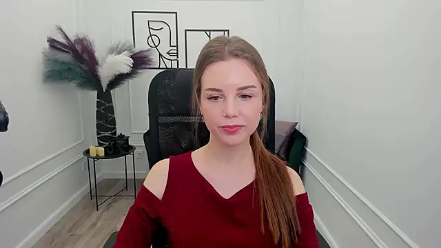 Snapshot of MileyWings chatting on 11/30/25, 12:42 MileyWings online show from 11/30/25, 12:42