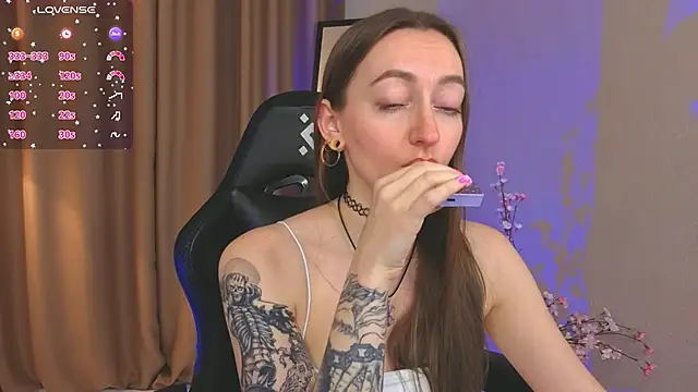 Snapshot of ShiroHeby chatting on 02/09/26, 04:22 ShiroHeby online show from 02/09/26, 04:22