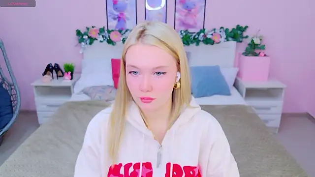 AliceMorr online show from 01/12/25, 08:04