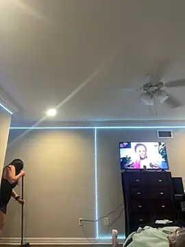Snapshot of ThicBunz chatting on 02/12/25, 12:58 ThicBunz online show from 02/12/25, 12:58