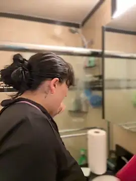 ThicBunz online show from 11/22/25, 04:06