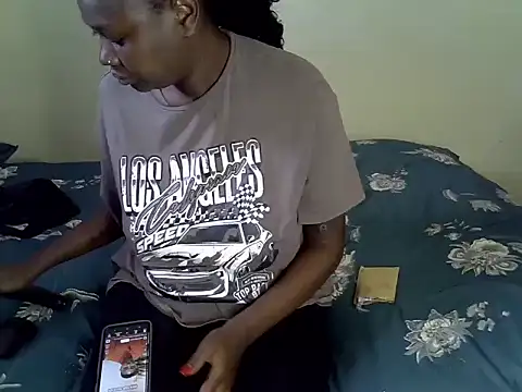 Snapshot of Sexiebony12 chatting on 06/02/26, 06:37 Sexiebony12 online show from 06/02/26, 06:37
