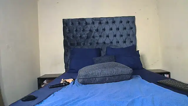 CANDY-X-LOVE-xx online show from 10/21/25, 06:52