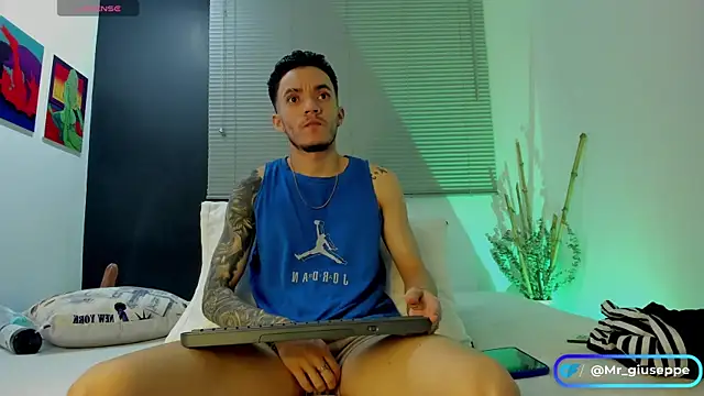 Snapshot of Tylergiuseppe_ chatting on 12/23/24, 11:28 Tylergiuseppe  online show from 12/23/24, 11:28