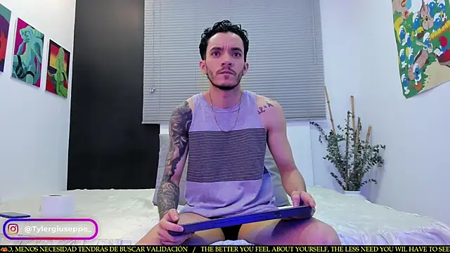 Snapshot of Tylergiuseppe_ chatting on 02/19/25, 09:36 Tylergiuseppe  online show from 02/19/25, 09:36