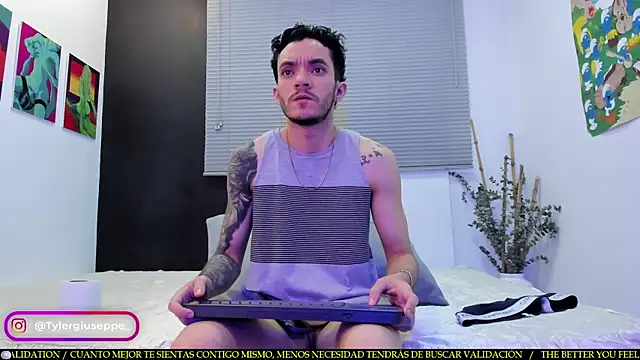 Snapshot of Tylergiuseppe_ chatting on 02/20/25, 09:20 Tylergiuseppe  online show from 02/20/25, 09:20