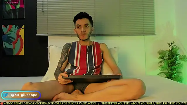 Snapshot of Tylergiuseppe_ chatting on 09/26/25, 09:08 Tylergiuseppe  online show from 09/26/25, 09:08