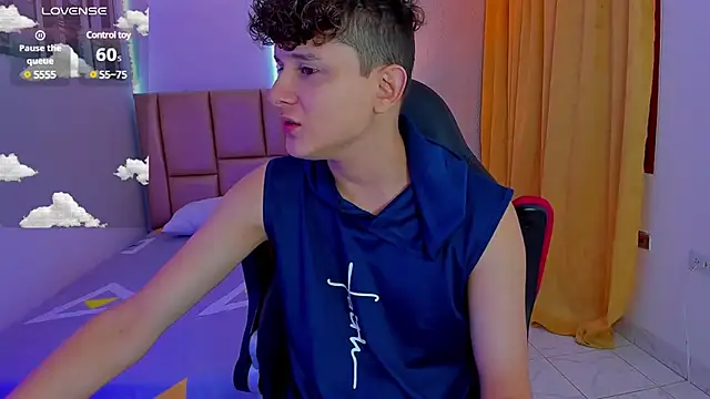 Snapshot of Nathan_Bluee chatting on 12/13/24, 01:22 Nathan Bluee online show from 12/13/24, 01:22