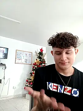 Snapshot of Nathan_Bluee chatting on 12/30/24, 01:03 Nathan Bluee online show from 12/30/24, 01:03