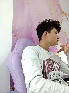 Snapshot of Nathan_Bluee chatting on 01/14/25, 02:43 Nathan Bluee online show from 01/14/25, 02:43