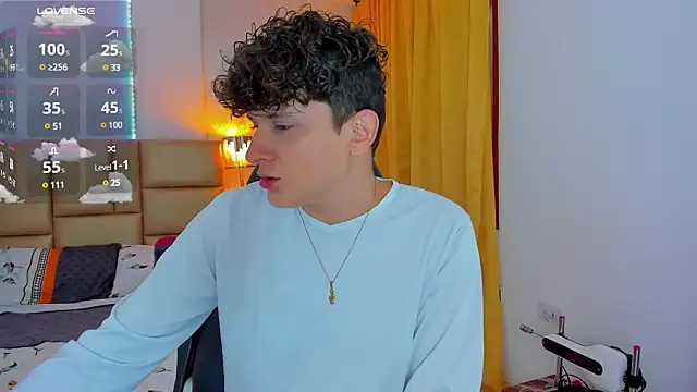 Snapshot of Nathan_Bluee chatting on 01/17/25, 01:56 Nathan Bluee online show from 01/17/25, 01:56