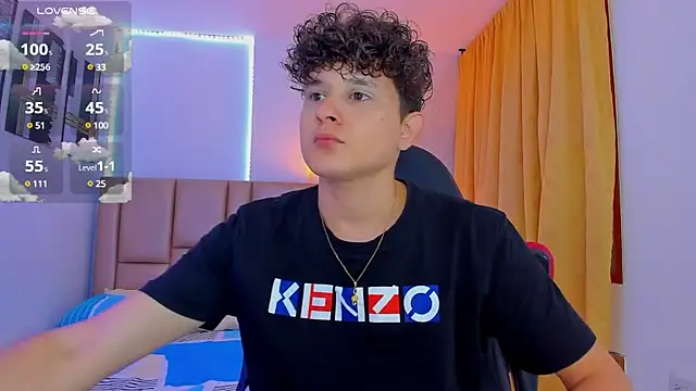 Snapshot of Nathan_Bluee chatting on 01/23/25, 01:24 Nathan Bluee online show from 01/23/25, 01:24