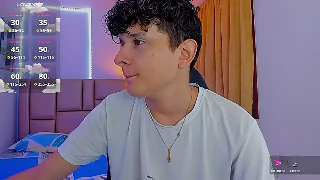 Snapshot of Nathan_Bluee chatting on 01/24/25, 01:14 Nathan Bluee online show from 01/24/25, 01:14