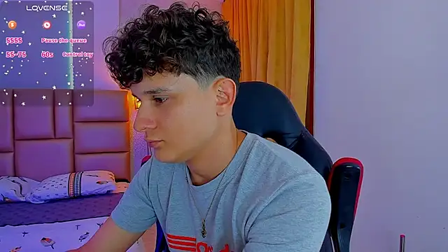 Snapshot of Nathan_Bluee chatting on 02/19/25, 04:55 Nathan Bluee online show from 02/19/25, 04:55