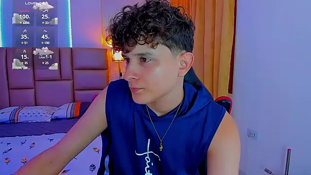 Snapshot of Nathan_Bluee chatting on 02/20/25, 05:18 Nathan Bluee online show from 02/20/25, 05:18