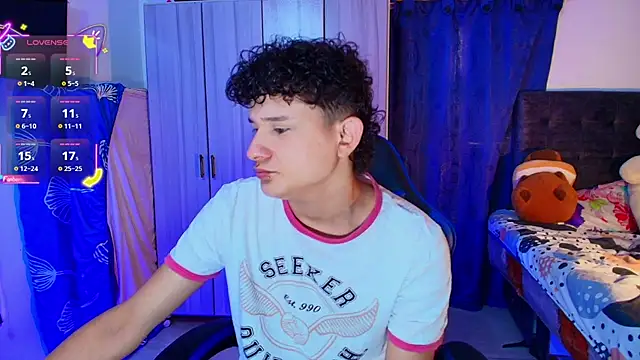 Nathan Bluee online show from 02/06/26, 03:59