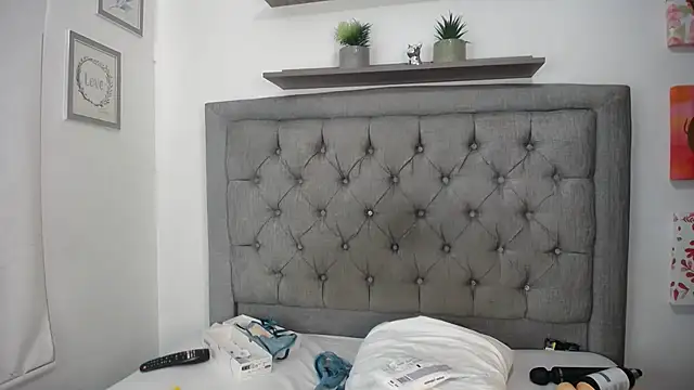 Snapshot of Carolina_love19 chatting on 01/06/25, 05:49 Carolina love19 online show from 01/06/25, 05:49