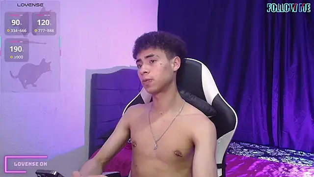 sexybat twink online show from 11/06/25, 02:45