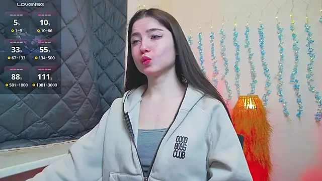 Luxuryalma online show from 03/23/26, 06:28